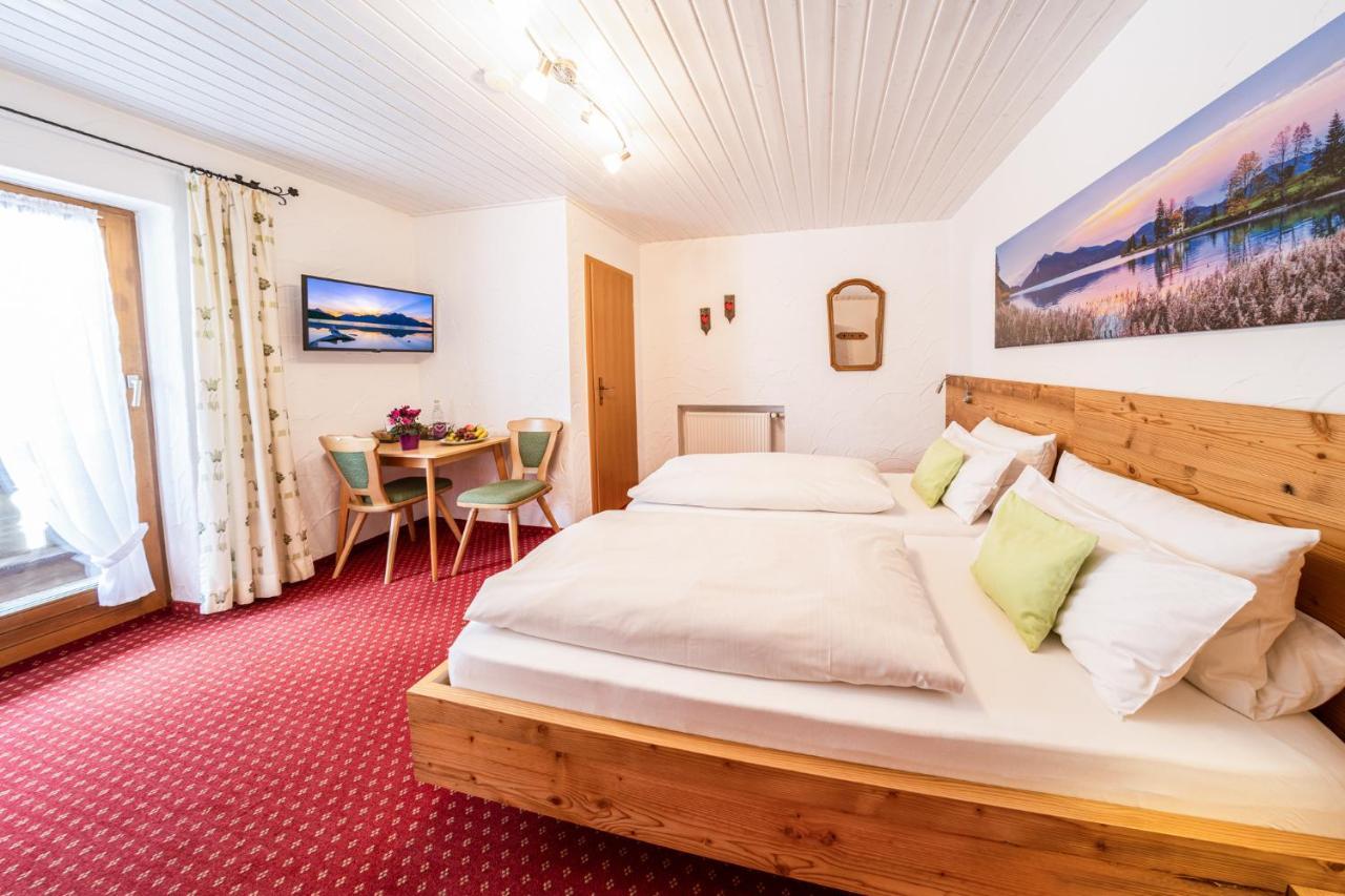 Fruehstueckspension Gaestehaus Zum Weissen Roessl Wallgau Kültér fotó