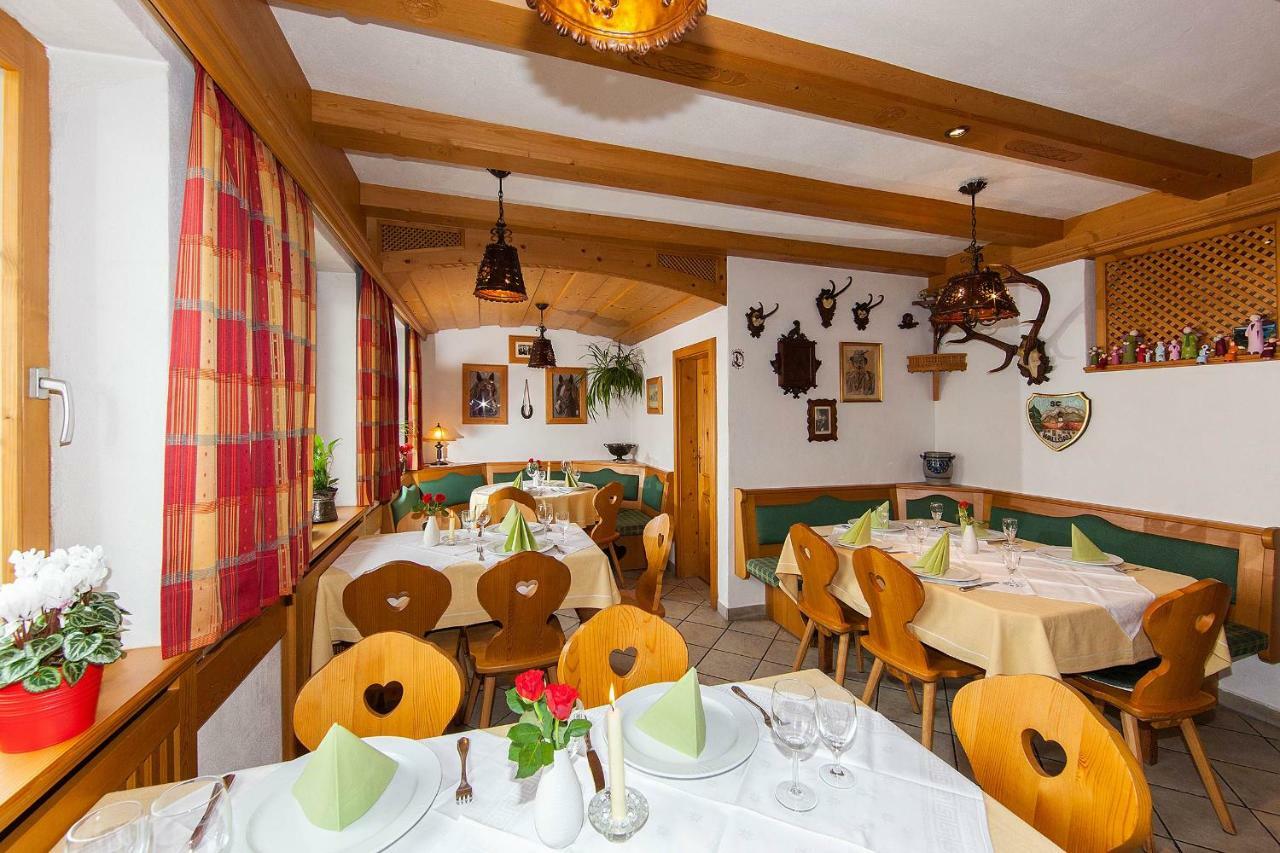 Fruehstueckspension Gaestehaus Zum Weissen Roessl Wallgau Kültér fotó
